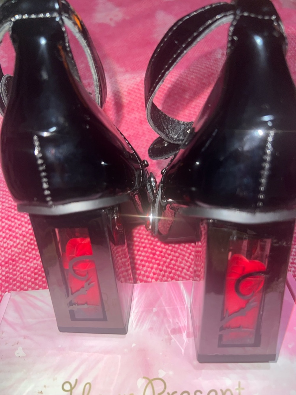 Black Patent Mary Jane Ankle-Strap with Red Gems and Rose Heeled Accent Sz.38 EU - Picture 9 of 9